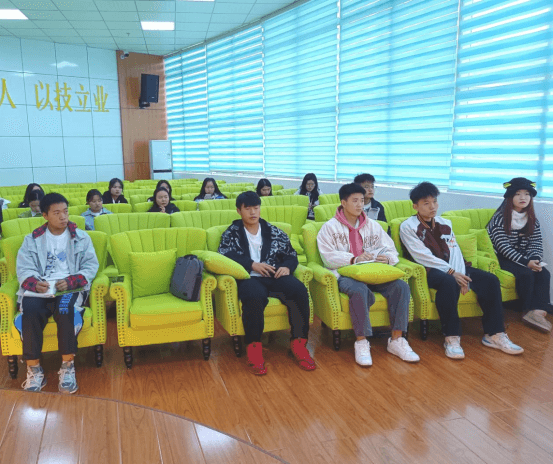 我院召开第二次防艾宣讲培训会106.png
