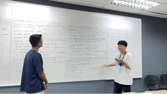 我院19名学生赴马来西亚游学(1)(1)460.png