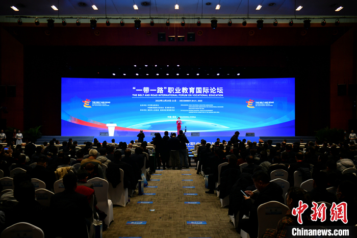 8bcfa76fe0dc43cab8dc31fa58af976a.jpg