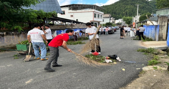 用行动传递温暖2.png