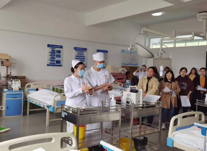 护理学院举行师生护理技能大赛实