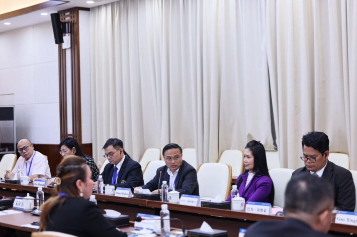 校长论坛交流发言.png