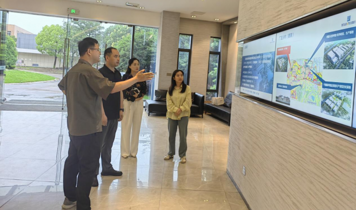 药学院院长胡美忠教授带队赴浙江省湖州市访...