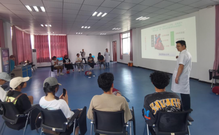 国际学生急救技能培训：文化碰撞下的生命守